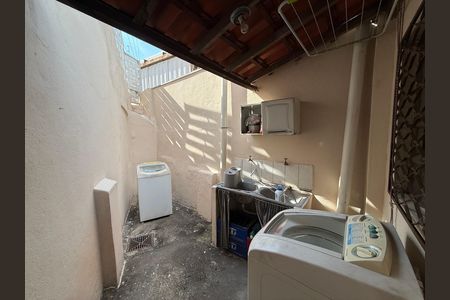 Casa para alugar com 180m², 2 quartos e 1 vagaÁrea de serviço