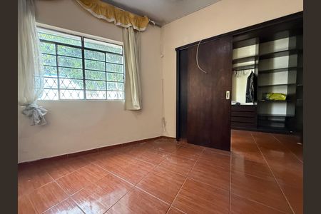 Sala de casa para alugar com 2 quartos, 180m² em Carlos Prates, Belo Horizonte