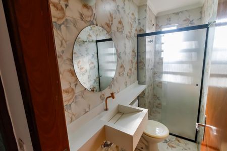 Banheiro de apartamento para alugar com 2 quartos, 61m² em Parque Pinheiros, Taboão da Serra