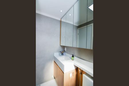 Apartamento à venda com 55m², 2 quartos e 2 vagasBanheiro da Suíte