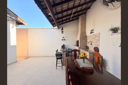 Casa à venda com 146m², 2 quartos e 3 vagasQuintal com Churrasqueira