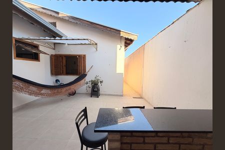 Casa à venda com 146m², 2 quartos e 3 vagasQuintal com Churrasqueira