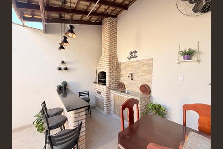 Casa à venda com 146m², 2 quartos e 3 vagasQuintal com Churrasqueira