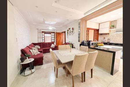 Sala de casa à venda com 2 quartos, 146m² em Parque Residencial Jundiaí, Jundiaí