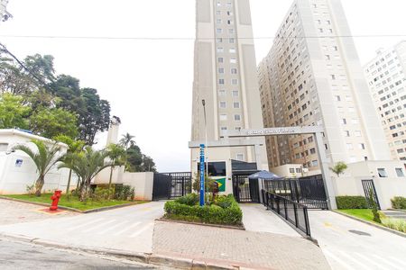 Fachada + Placa de apartamento para alugar com 2 quartos, 44m² em Colônia (zona Leste), São Paulo