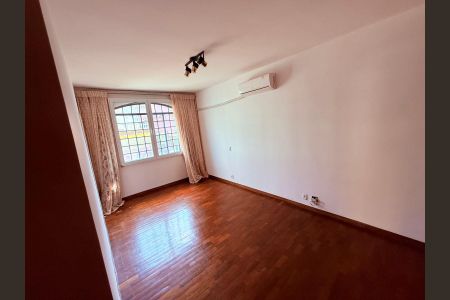 Apartamento para alugar com 160m², 4 quartos e 2 vagas