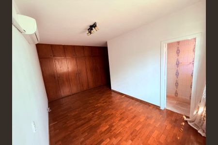 Apartamento para alugar com 160m², 4 quartos e 2 vagas