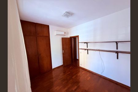 Apartamento para alugar com 160m², 4 quartos e 2 vagas
