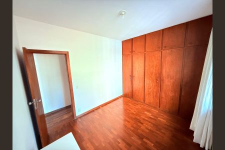 Apartamento para alugar com 160m², 4 quartos e 2 vagas