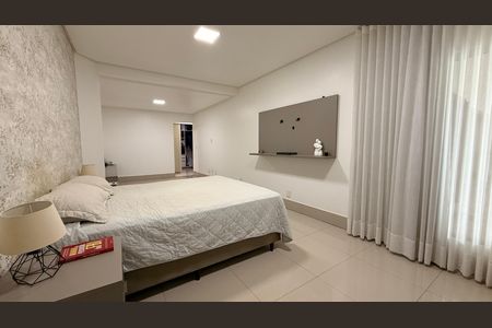 Casa à venda com 530m², 4 quartos e 2 vagasSuite 01