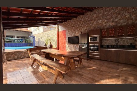 Casa à venda com 530m², 4 quartos e 2 vagasChurrasqueira