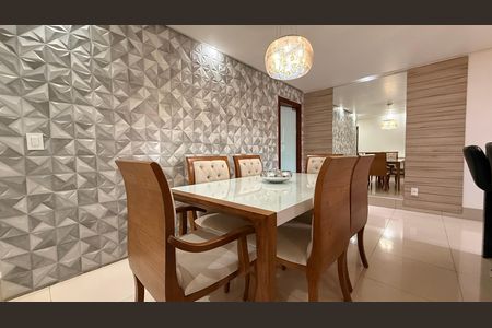 Casa à venda com 530m², 4 quartos e 2 vagasSala Jantar