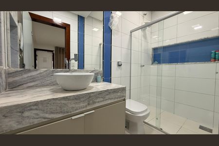 Casa à venda com 530m², 4 quartos e 2 vagasSuite 03 - Banheiro