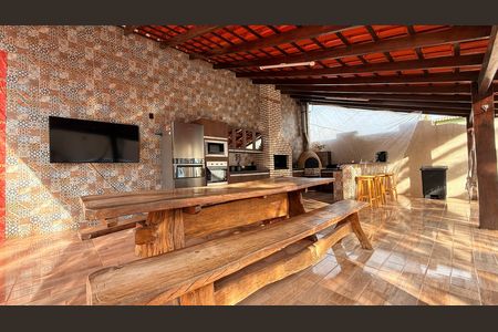 Casa à venda com 530m², 4 quartos e 2 vagasChurrasqueira