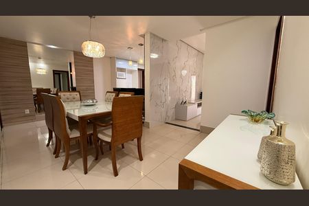 Casa à venda com 530m², 4 quartos e 2 vagasSala Jantar