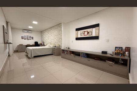 Casa à venda com 530m², 4 quartos e 2 vagasSuite 01