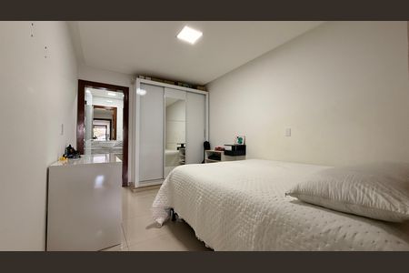 Casa à venda com 530m², 4 quartos e 2 vagasSuite 04