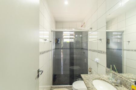 Casa de condomínio à venda com 70m², 3 quartos e 2 vagasBanheiro da Suíte