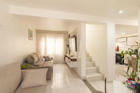 Casa de condomínio à venda com 70m², 3 quartos e 2 vagasSala