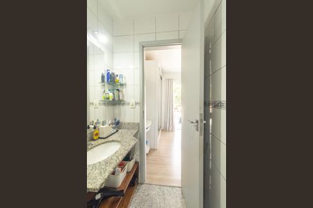 Casa de condomínio à venda com 70m², 3 quartos e 2 vagasBanheiro da Suíte