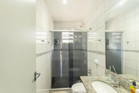 Casa de condomínio à venda com 70m², 3 quartos e 2 vagasBanheiro da Suíte