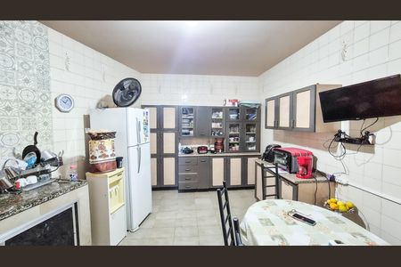 Casa à venda com 175m², 2 quartos e 1 vaga