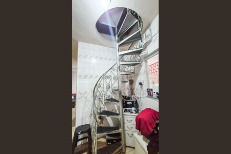 Casa à venda com 175m², 2 quartos e 1 vaga