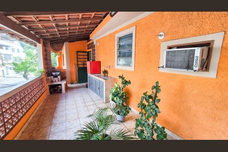 Casa à venda com 175m², 2 quartos e 1 vaga
