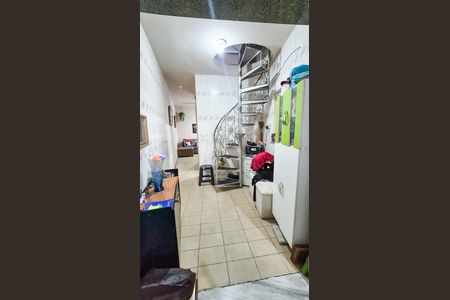 Casa à venda com 175m², 2 quartos e 1 vaga