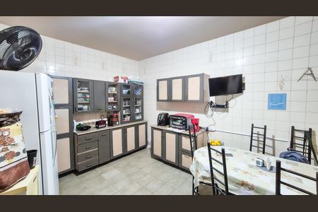 Casa à venda com 175m², 2 quartos e 1 vaga