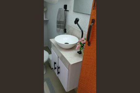 Casa à venda com 149m², 2 quartos e 4 vagas Casa à venda com 149m², 2 quartos e 4 vagasBanheiro