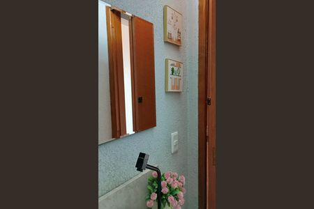 Casa à venda com 149m², 2 quartos e 4 vagas Casa à venda com 149m², 2 quartos e 4 vagasBanheiro