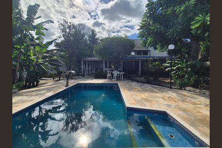Casa para alugar com 940m², 4 quartos e 5 vagas Casa para alugar com 940m², 4 quartos e 5 vagasÁrea comum