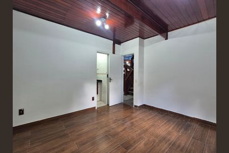 Casa para alugar com 940m², 4 quartos e 5 vagas Casa para alugar com 940m², 4 quartos e 5 vagasSuíte