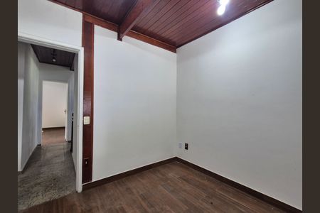 Casa para alugar com 940m², 4 quartos e 5 vagas Casa para alugar com 940m², 4 quartos e 5 vagasSuíte 2