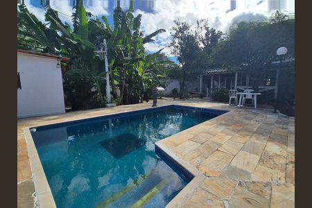 Casa para alugar com 940m², 4 quartos e 5 vagas Casa para alugar com 940m², 4 quartos e 5 vagasÁrea comum