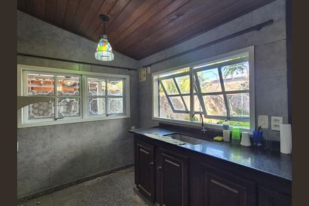 Casa para alugar com 940m², 4 quartos e 5 vagas Casa para alugar com 940m², 4 quartos e 5 vagasCozinha