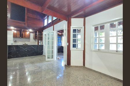 Casa para alugar com 940m², 4 quartos e 5 vagas Casa para alugar com 940m², 4 quartos e 5 vagasSala