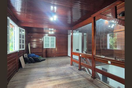 Casa para alugar com 940m², 4 quartos e 5 vagas Casa para alugar com 940m², 4 quartos e 5 vagasQuarto