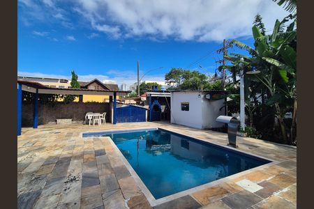 Casa para alugar com 940m², 4 quartos e 5 vagas Casa para alugar com 940m², 4 quartos e 5 vagasÁrea comum