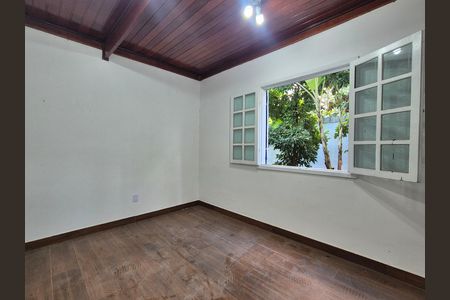 Casa para alugar com 940m², 4 quartos e 5 vagas Casa para alugar com 940m², 4 quartos e 5 vagasSuíte 2