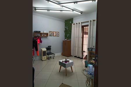 Casa à venda com 157m², 2 quartos e 1 vaga Casa à venda com 157m², 2 quartos e 1 vagaSala