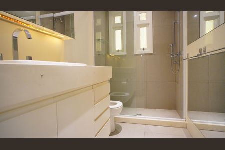 Apartamento à venda com 265m², 3 quartos e 2 vagasBanheiro 2 corredor 