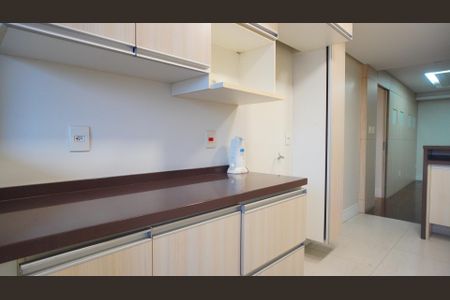 Apartamento à venda com 265m², 3 quartos e 2 vagasCozinha 