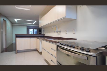 Apartamento à venda com 265m², 3 quartos e 2 vagasCozinha 