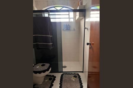 Casa para alugar com 368m², 4 quartos e 3 vagasBanheiro 