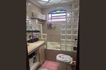 Casa para alugar com 368m², 4 quartos e 3 vagasBanheiro