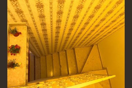 Casa para alugar com 368m², 4 quartos e 3 vagasEscada