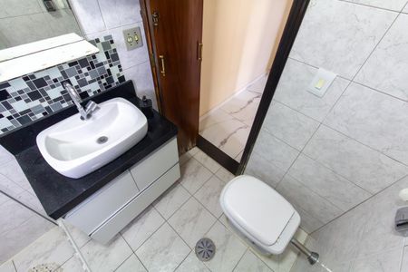 Apartamento para alugar com 55m², 2 quartos e 1 vaga Apartamento para alugar com 55m², 2 quartos e 1 vagaBanheiro