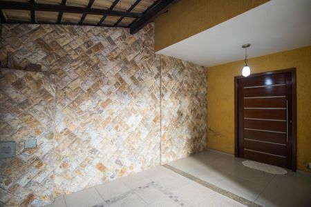 Casa para alugar com 225m², 2 quartos e 2 vagas Casa para alugar com 225m², 2 quartos e 2 vagasGaragem